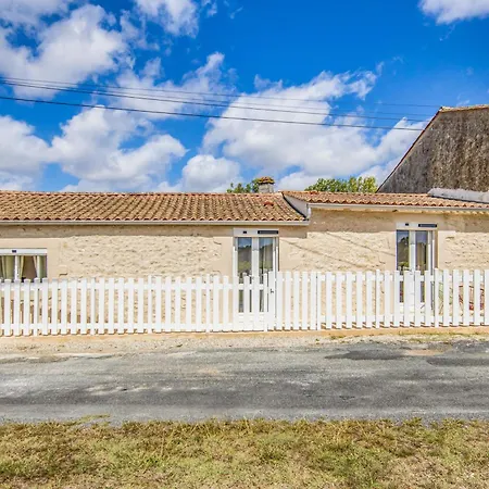 Holiday home Barrail Du Moulin Begadan